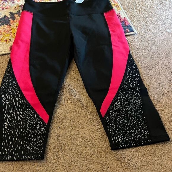 Fabletics small cropped leggings - Picture 4 of 8